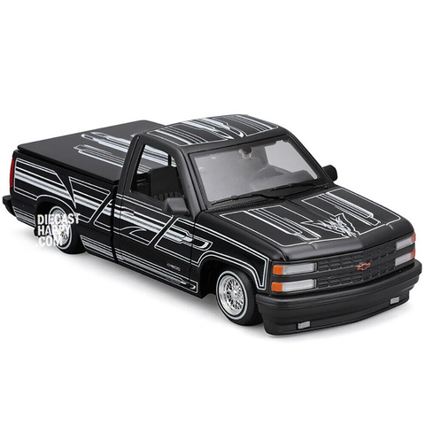 1993 Chevrolet 454 SS Pickup Truck 1:24 Scale Diecast Model Black by Maisto 32550 (NO BOX)