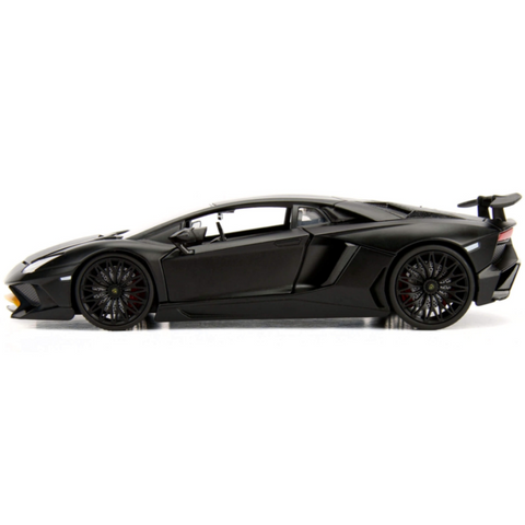 Hyper Spec 2017 Lamborghini Aventador SV LP750-4 1:24 Scale Diecast Model Black/Yellow by Jada 99324