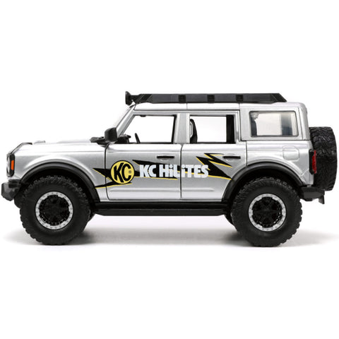Just Trucks 2021 Ford Bronco w/ Extra Wheels 1:24 Scale Diecast Model KC HiLites Metallic Silver by Jada 33852