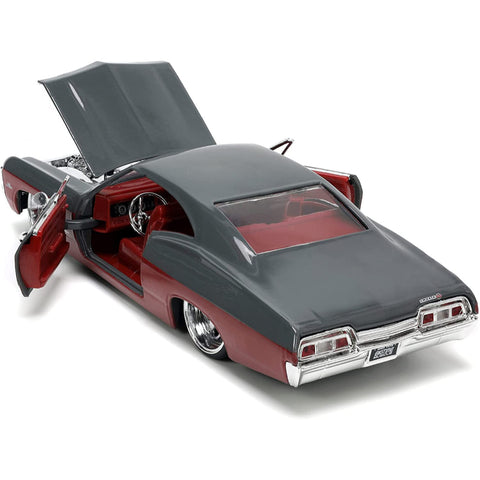 Bigtime Muscle 1967 Chevrolet Impala SS 1:24 Scale Diecast Model Gray by Jada 33864