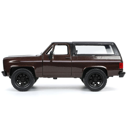 Just Trucks 1980 Chevy Blazer With Extra Wheels 1:24 Scale Diecast Model Brown by Jada 33017